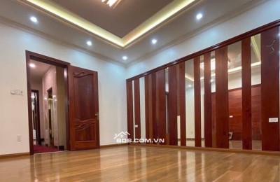 Bán kiệt tác bds Tây Hồ - TTTM Lottle-100m, 5 tầng 5m mặt tiền oto tránh , vỉa hè kinh doanh .